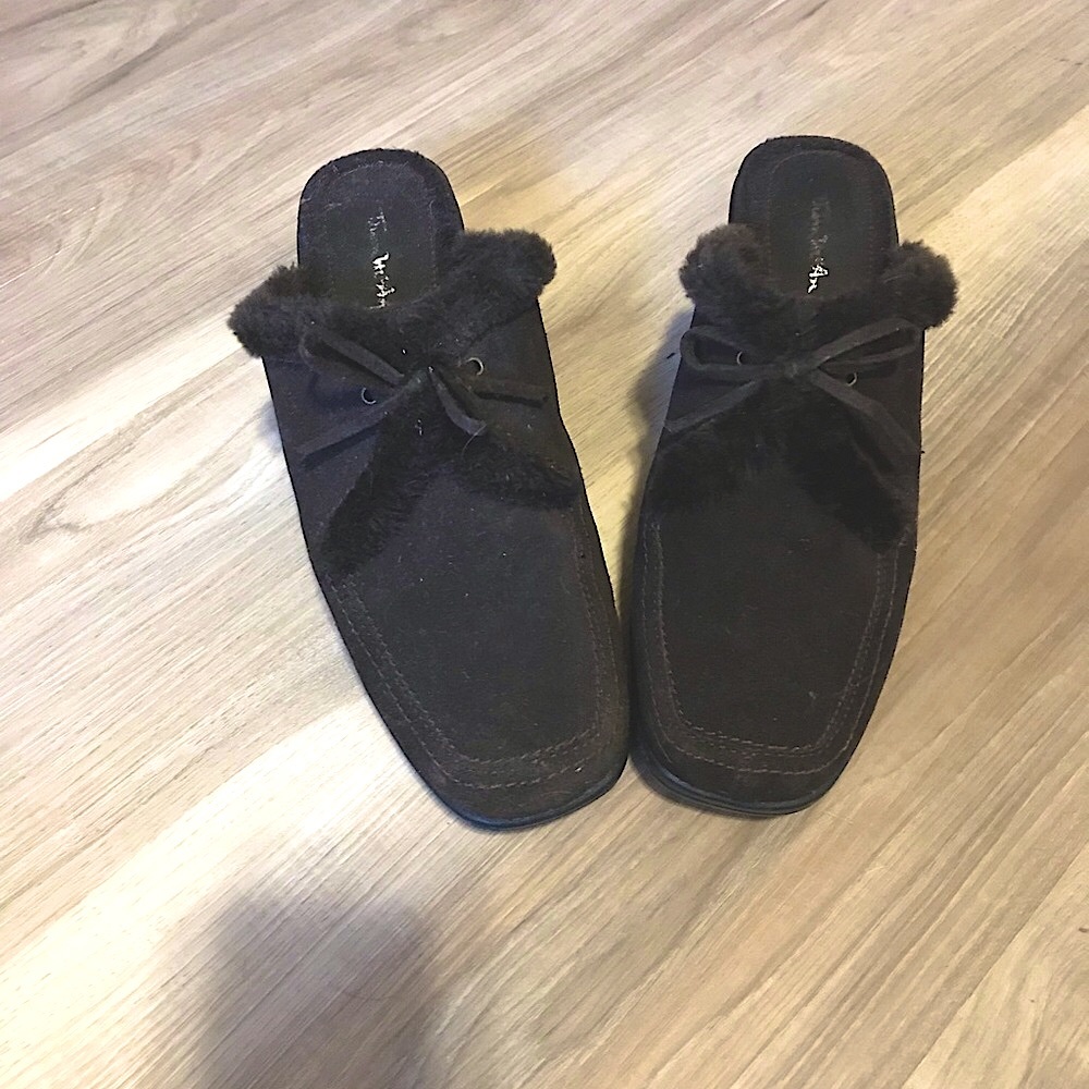 Ladies Brown Shoes Size 8 Thom McAn